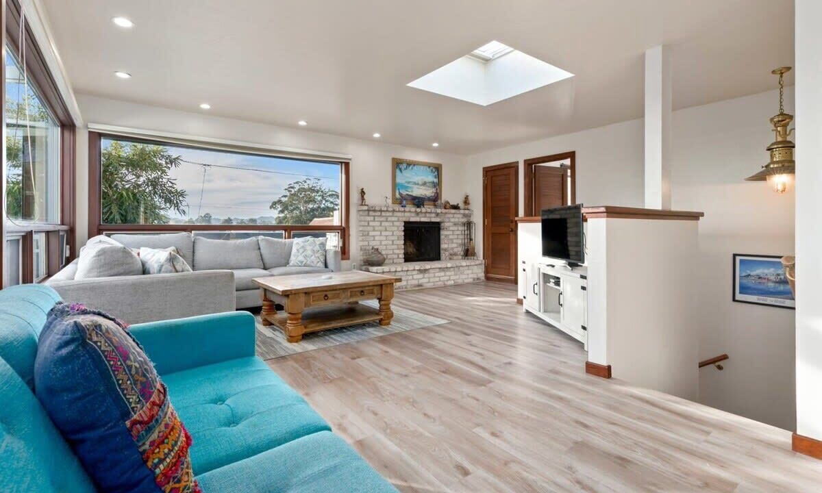 Photo of Livingroom in Eastside Santa Cruz