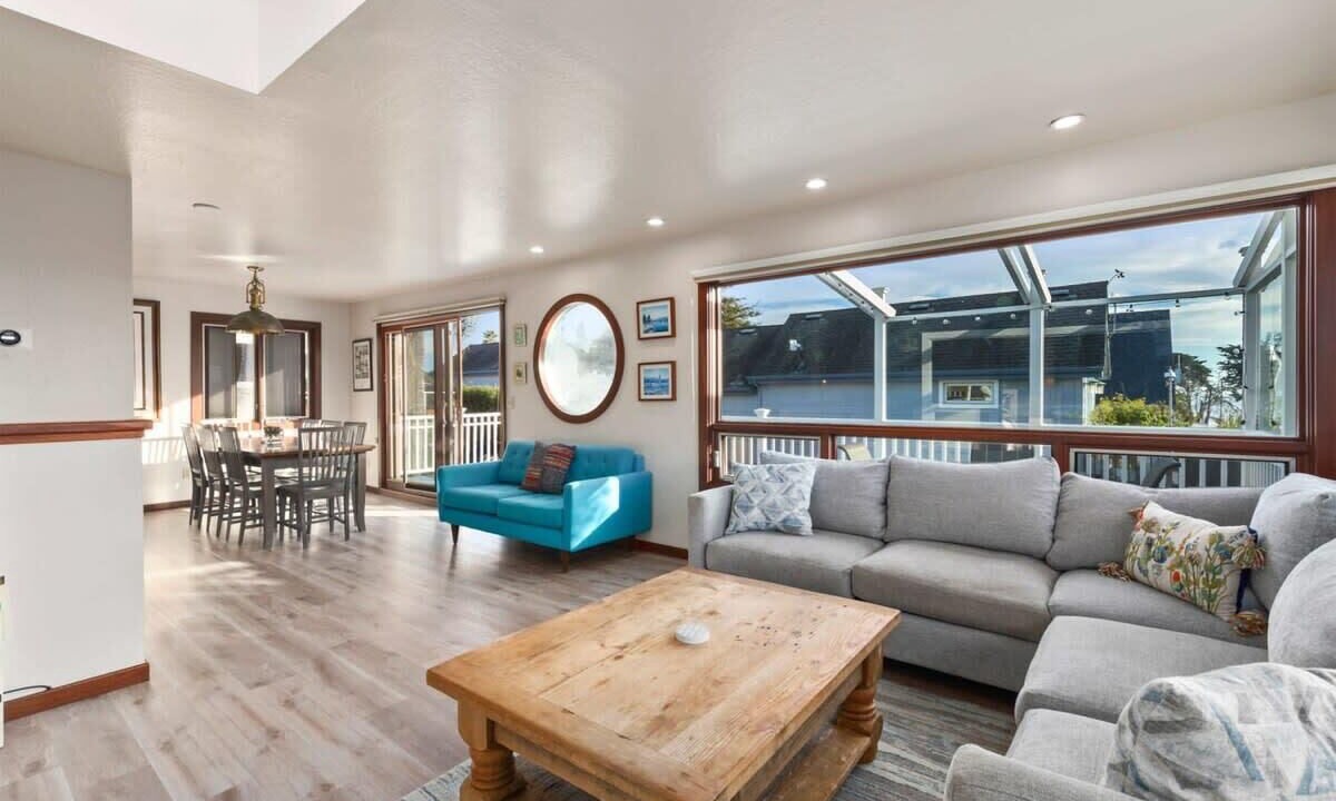 Photo of Livingroom in Eastside Santa Cruz