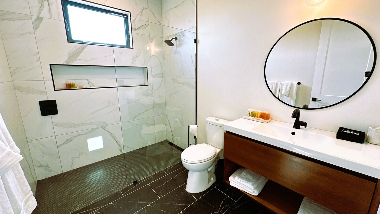 Photo of Bathroom in Venetian Road Settlement