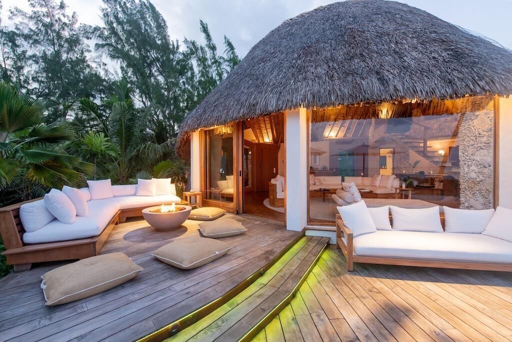 Photo of Patio Balcony in Teahupoo