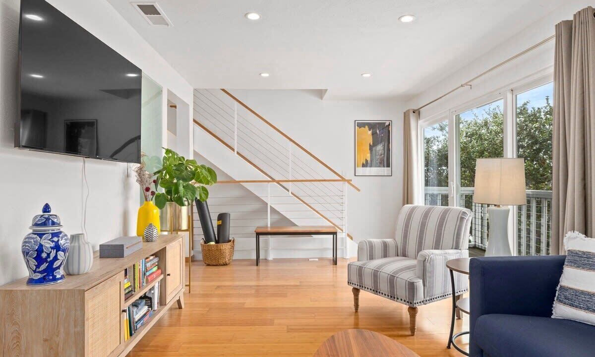 Photo of Livingroom in Eastside Santa Cruz