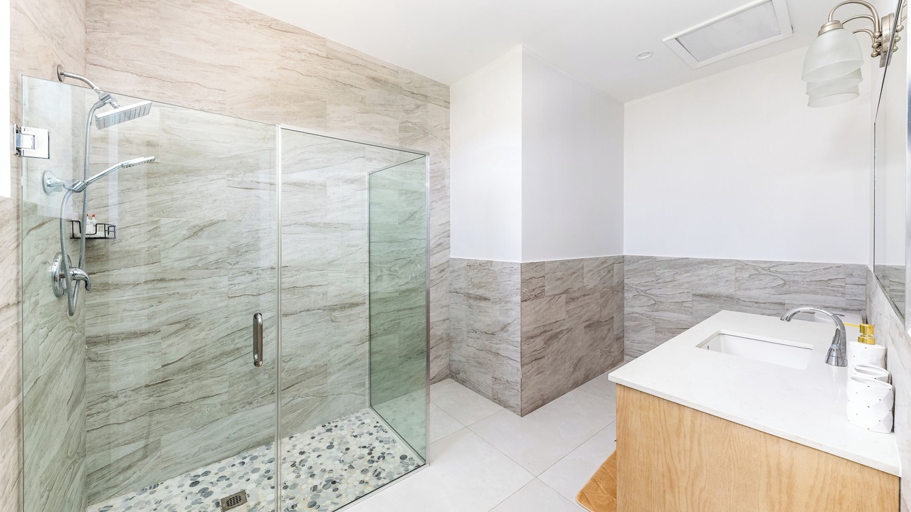Photo of Bathroom in Discovery Bay