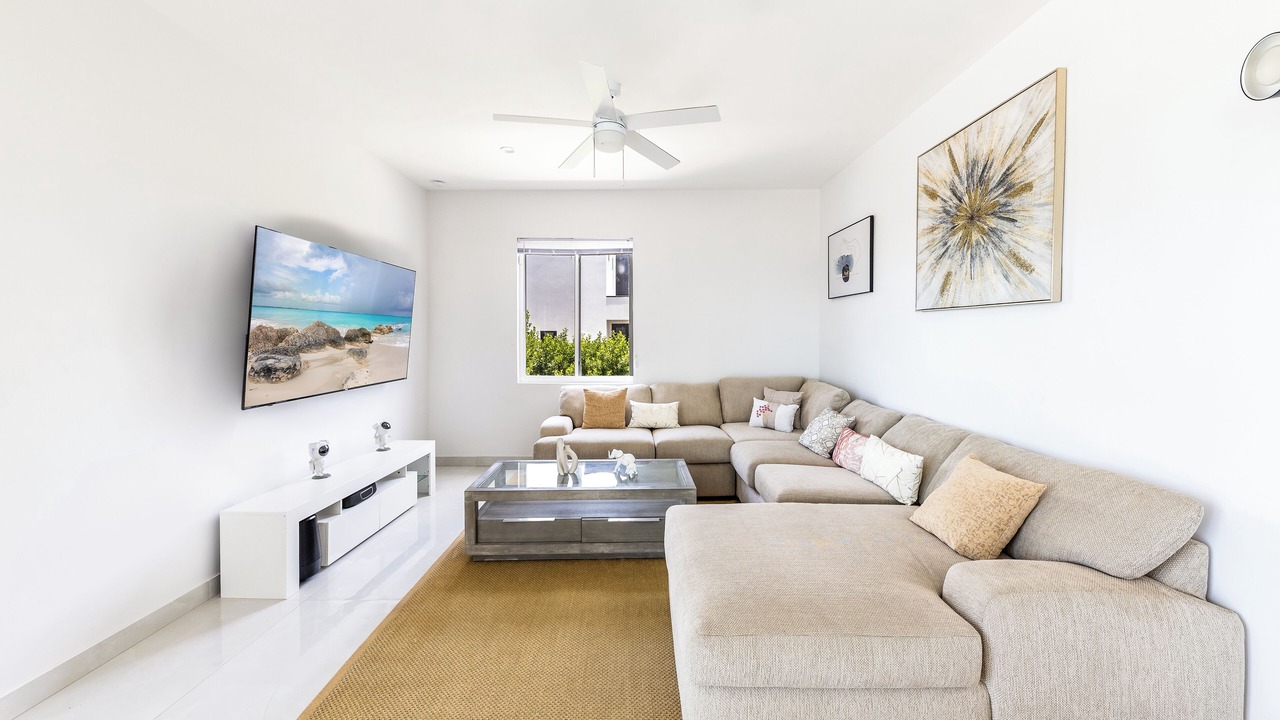 Photo of Livingroom in Discovery Bay