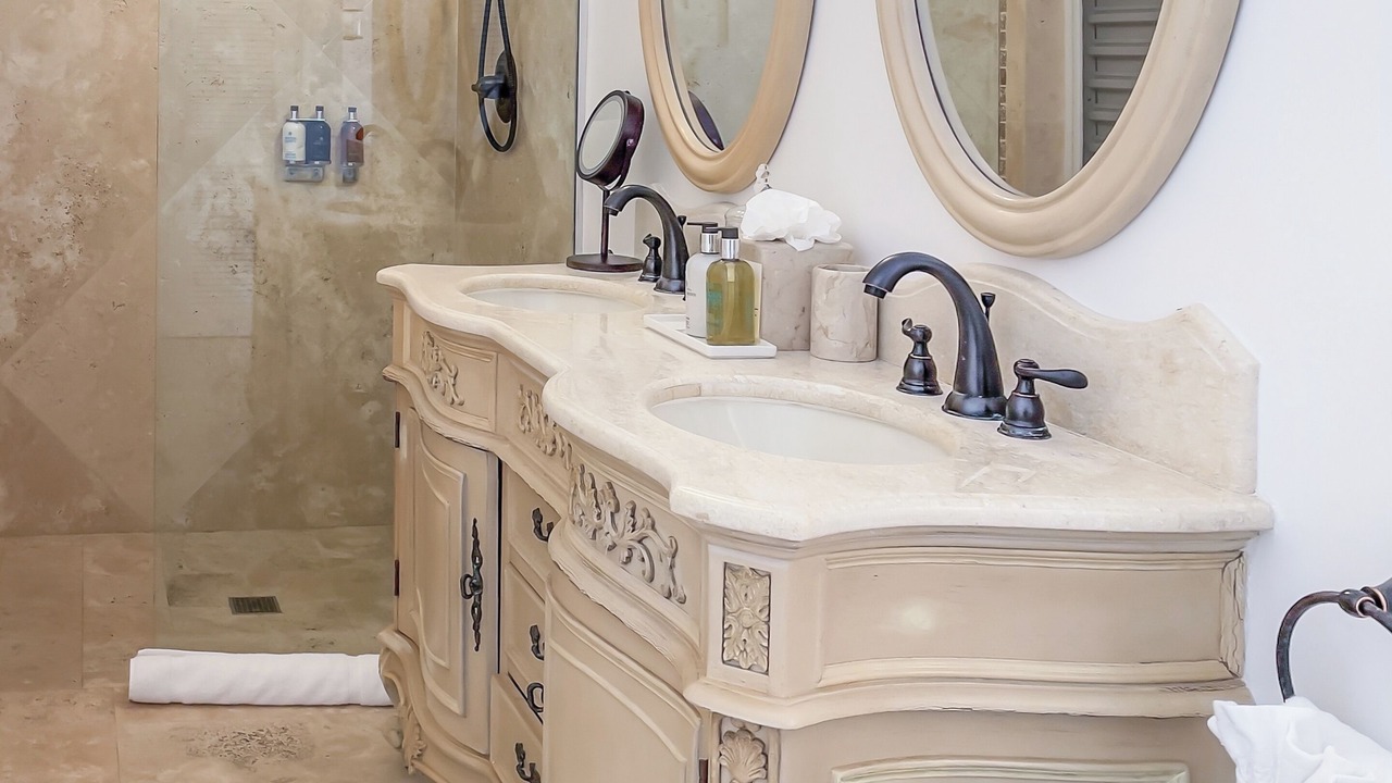 Photo of Bathroom in Long Bay Hills