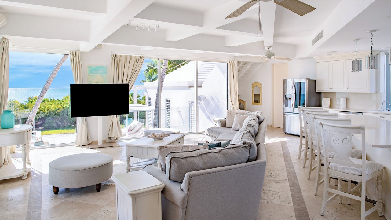 Photo of Livingroom in Long Bay Hills