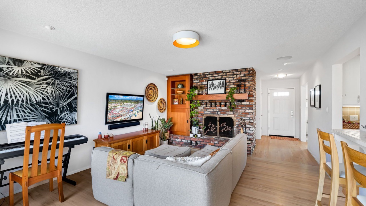 Photo of Livingroom in Westside Santa Cruz