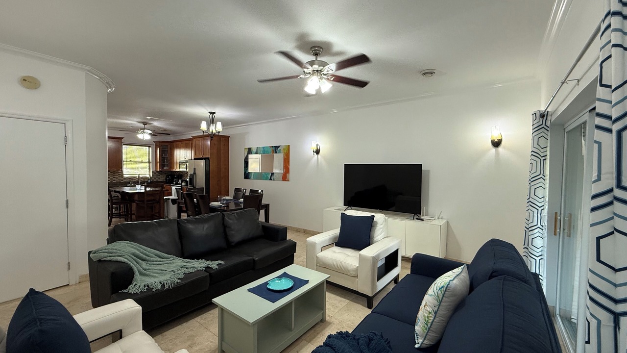 Photo of Livingroom in Grace Bay Hills