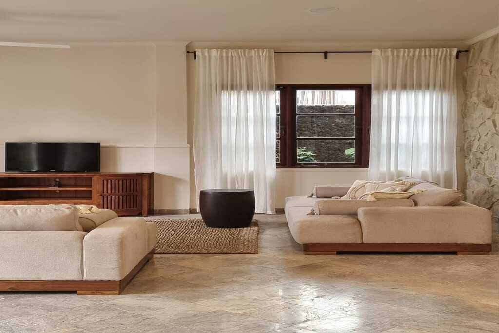 Photo of Livingroom in Mumbul