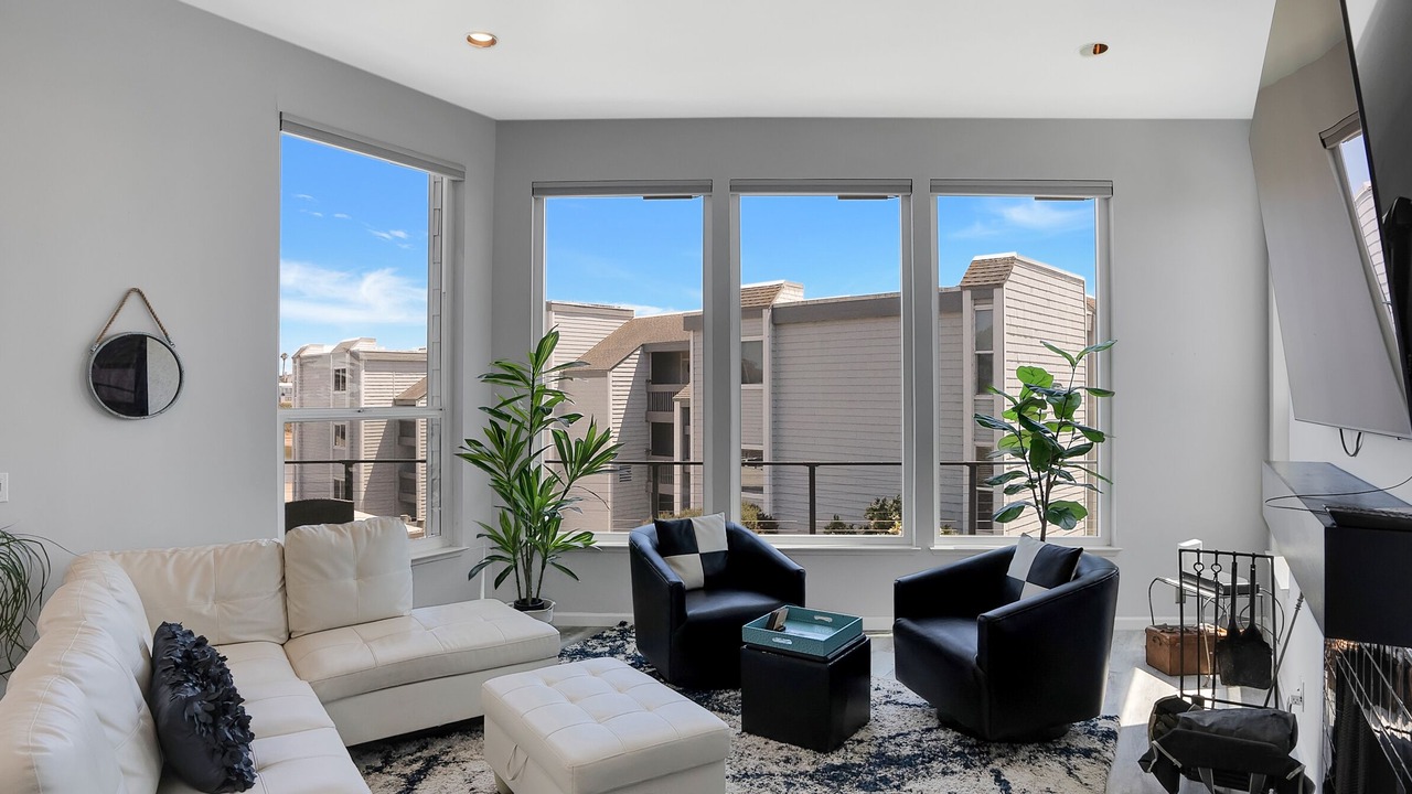 Photo of Livingroom in Eastside Santa Cruz