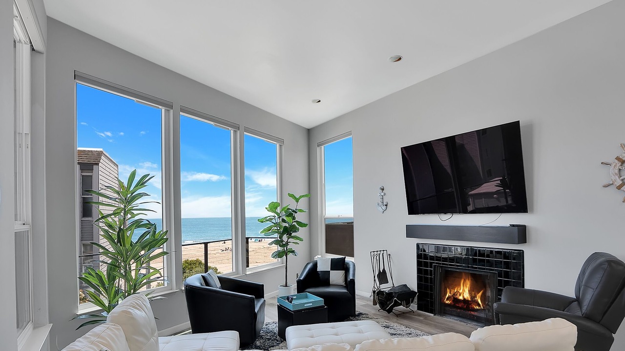 Photo of Livingroom in Eastside Santa Cruz
