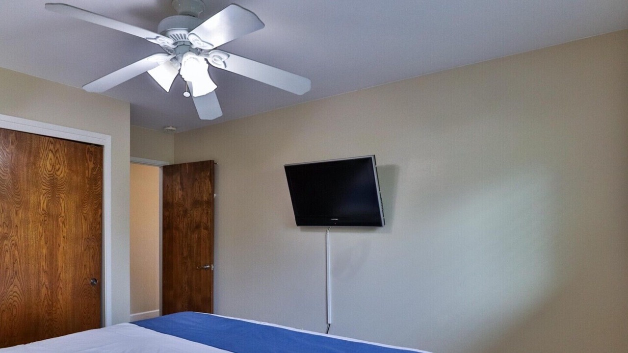 Photo of Bedroom in Opal Cliffs