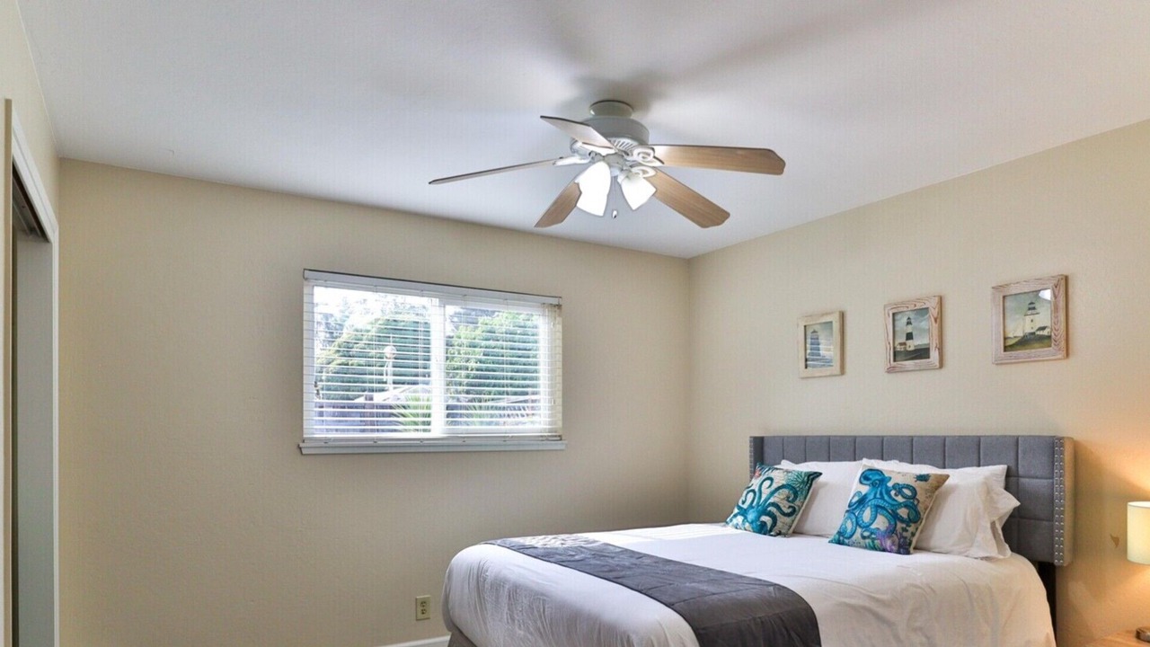 Photo of Bedroom in Opal Cliffs