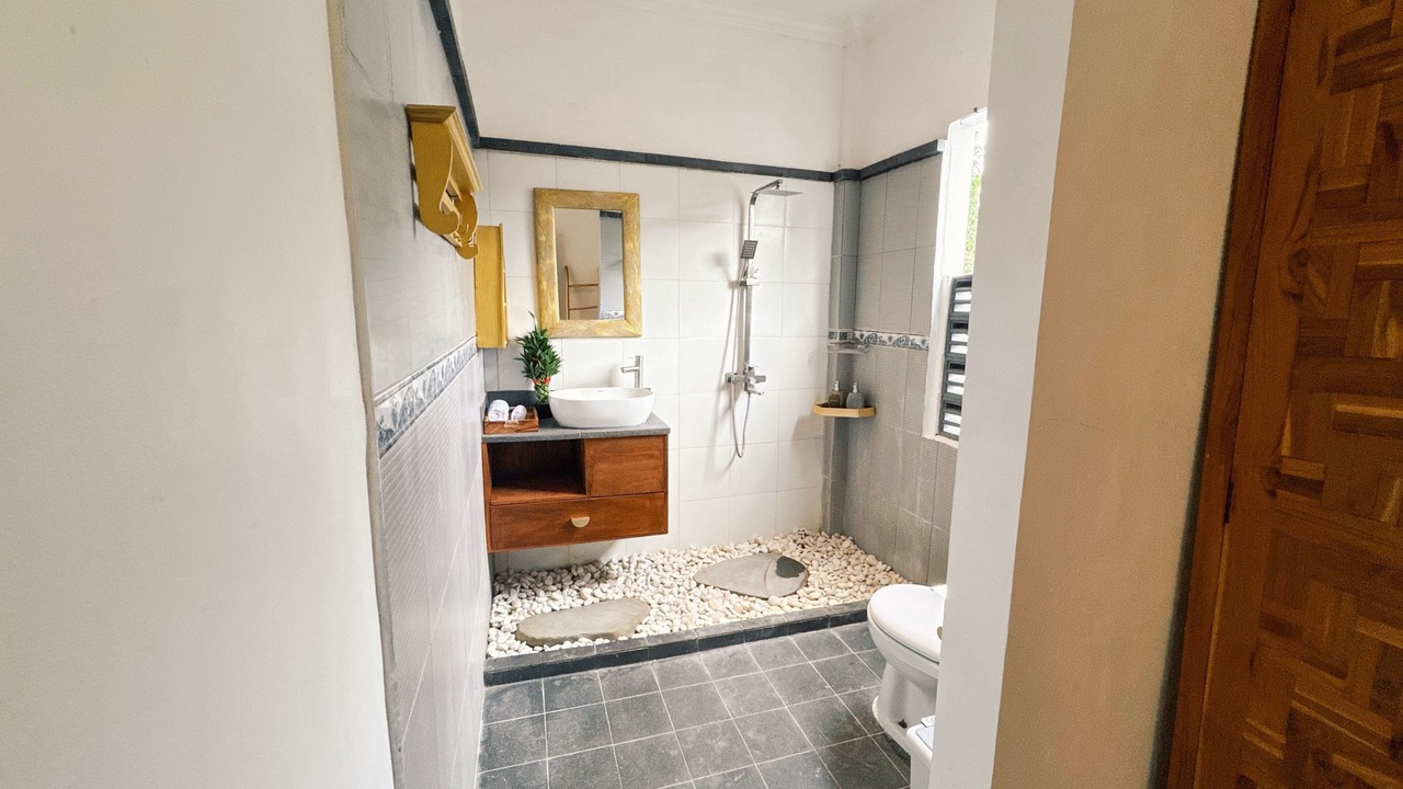 Photo of Bathroom in Petulu