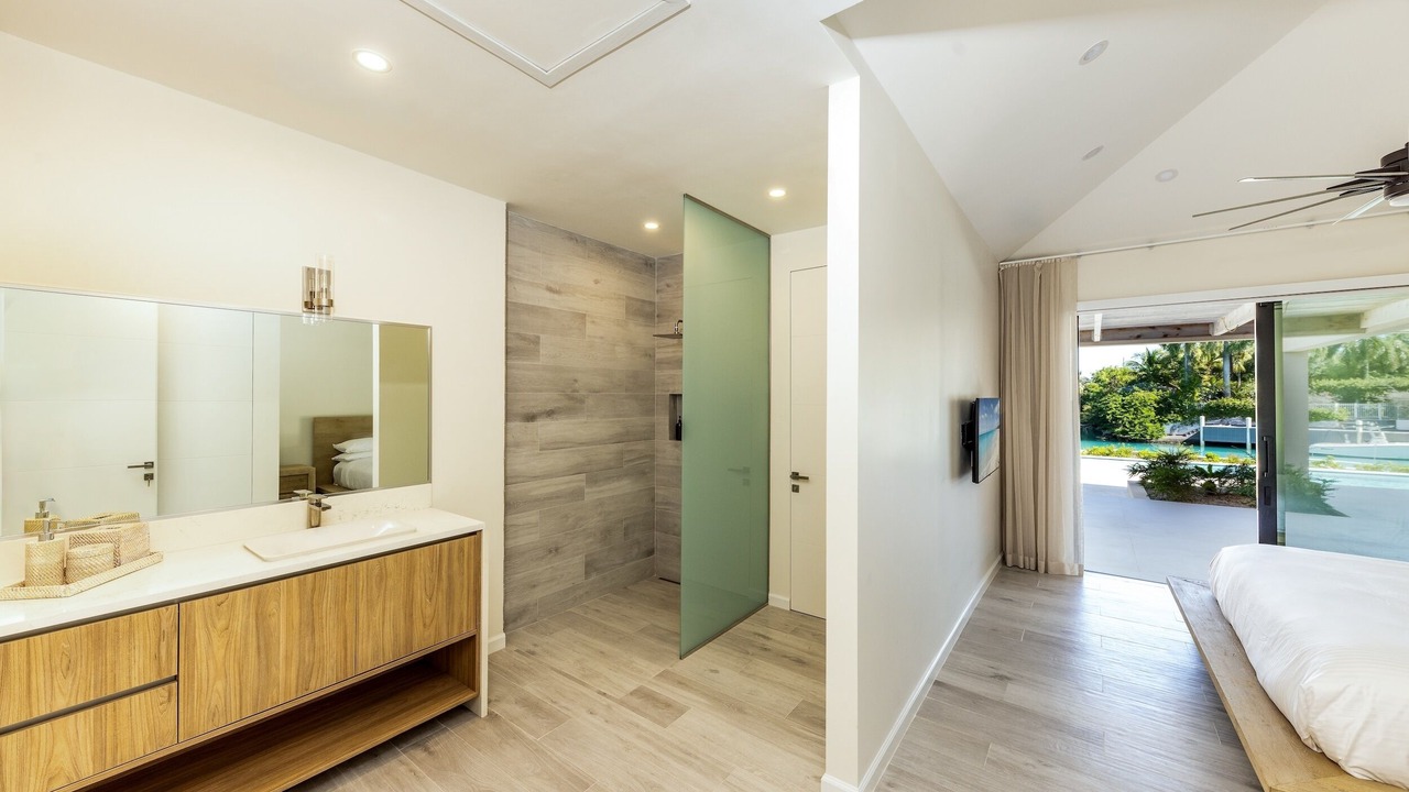 Photo of Bedroom in Leeward Settlement