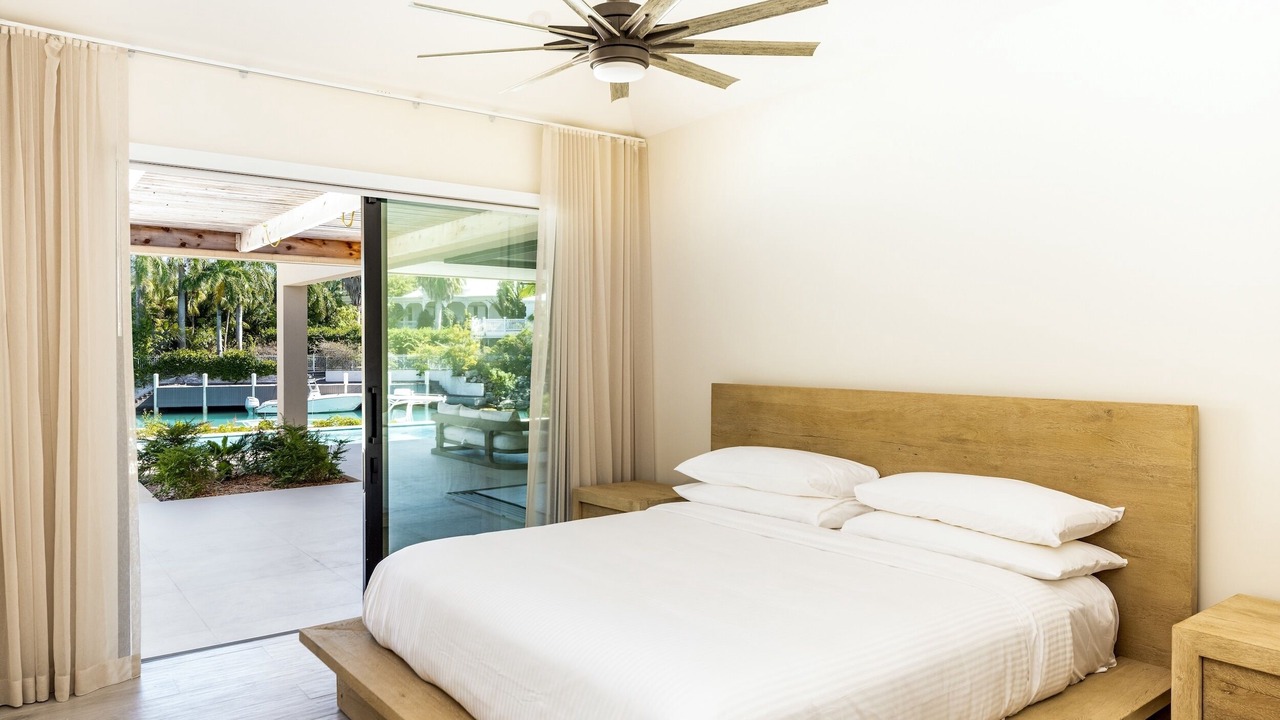 Photo of Bedroom in Leeward Settlement