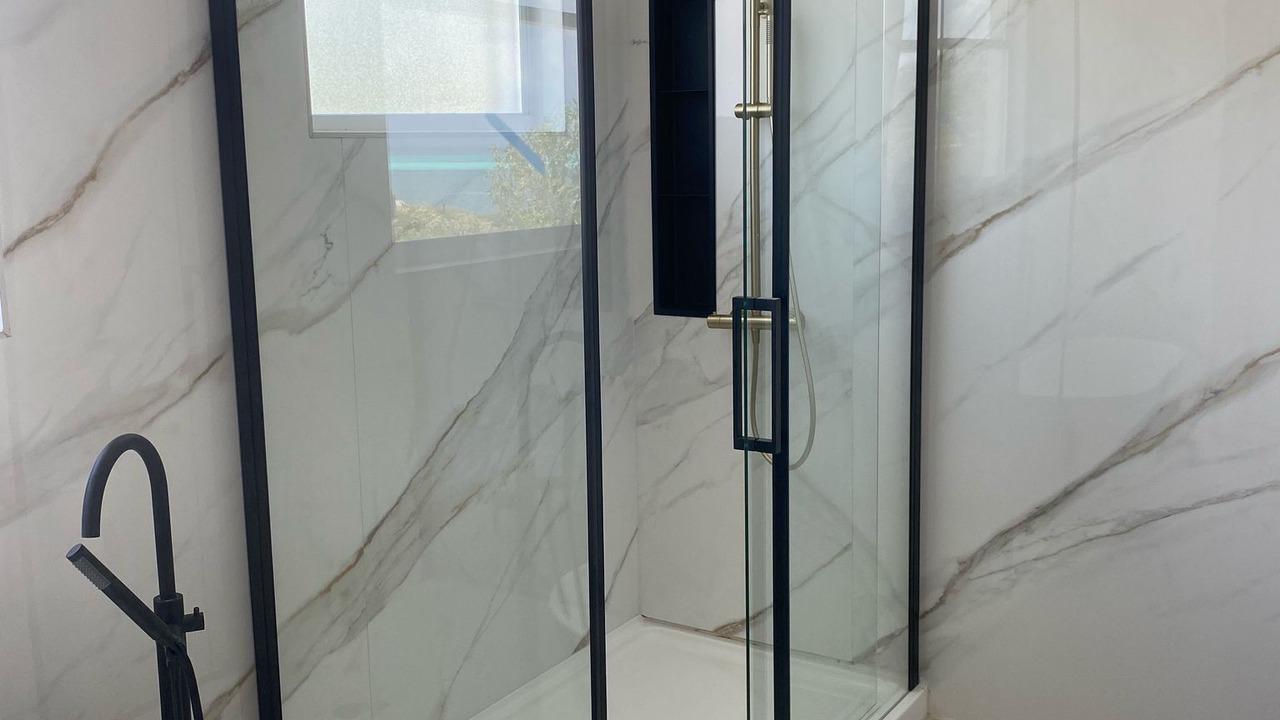 Photo of Bathroom in Cockburn Town