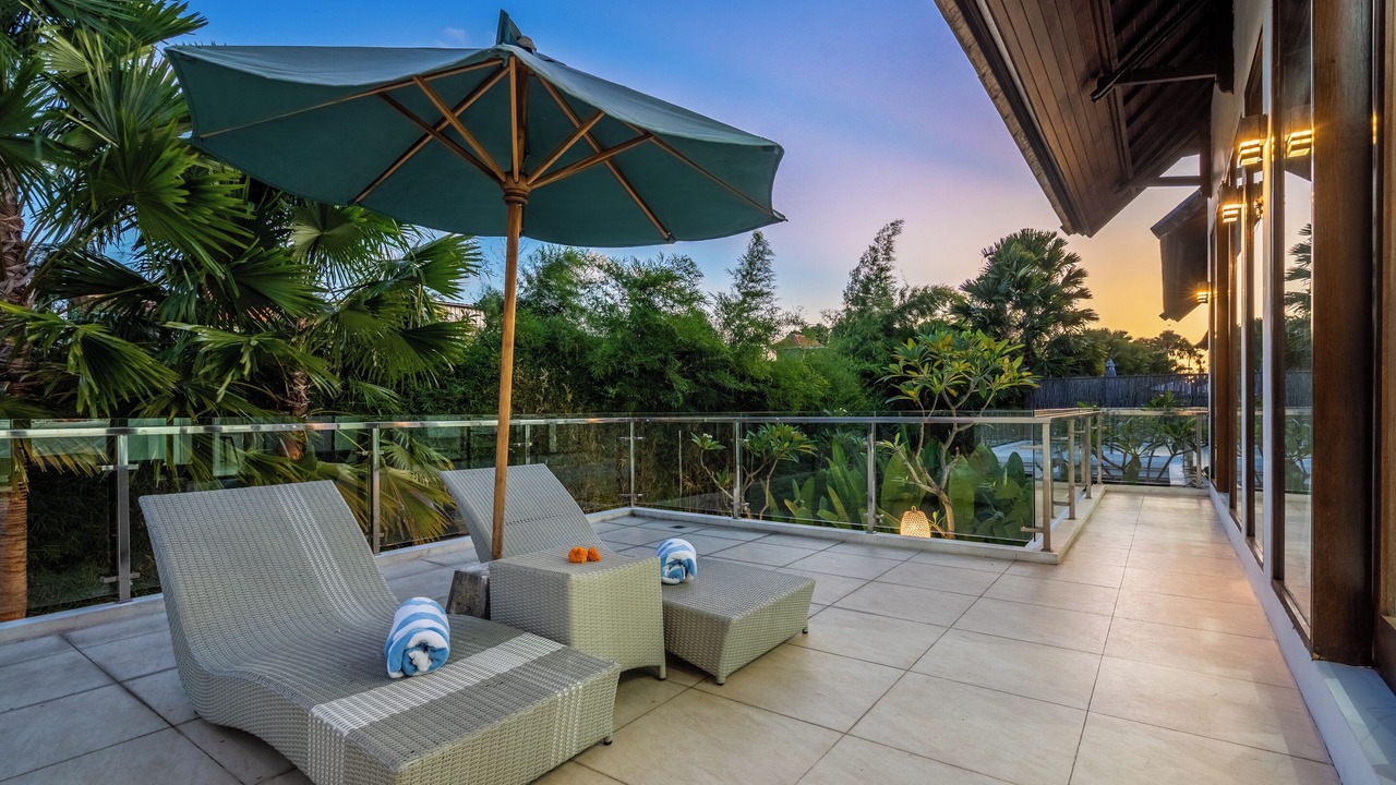 Photo of Patio Balcony in Sunset Road