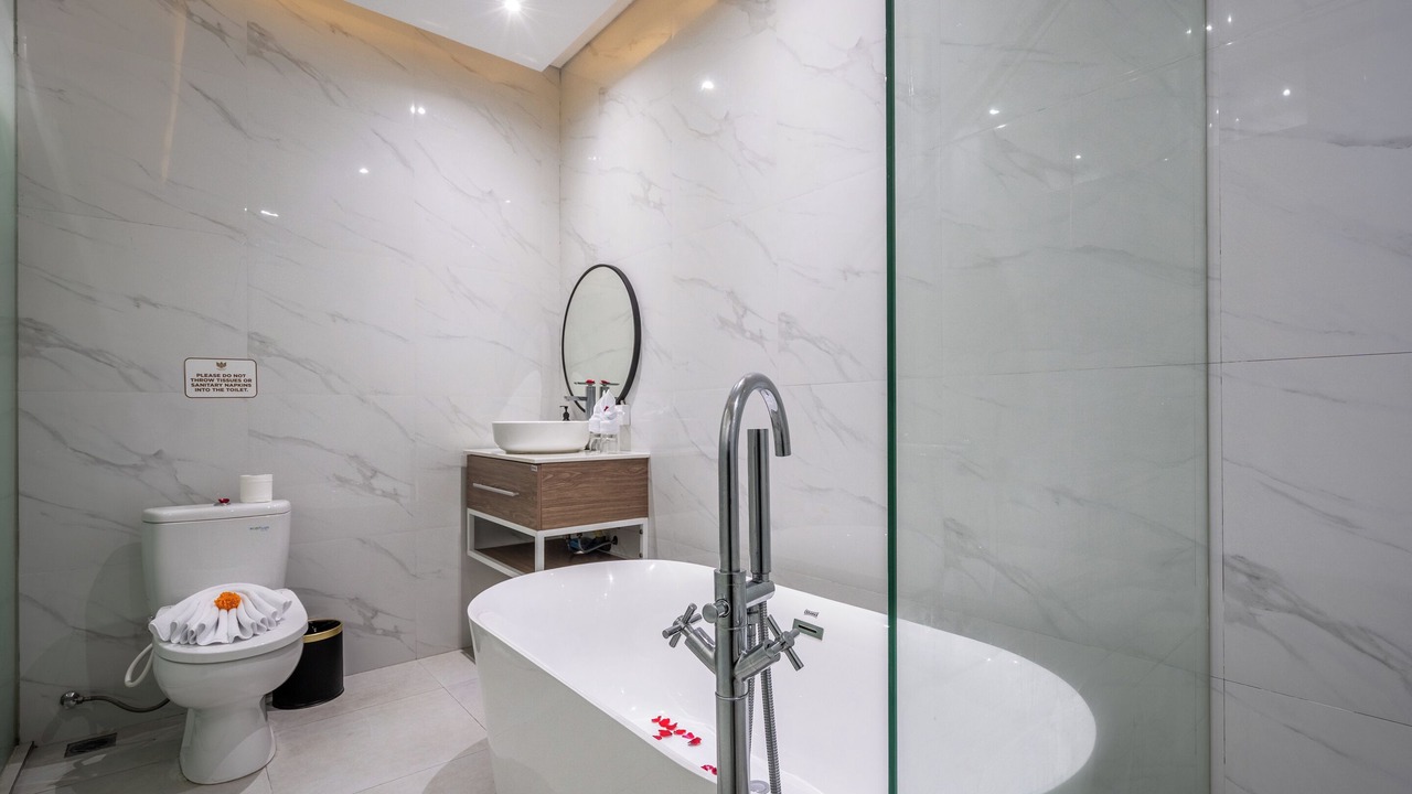 Photo of Bathroom in Sunset Road
