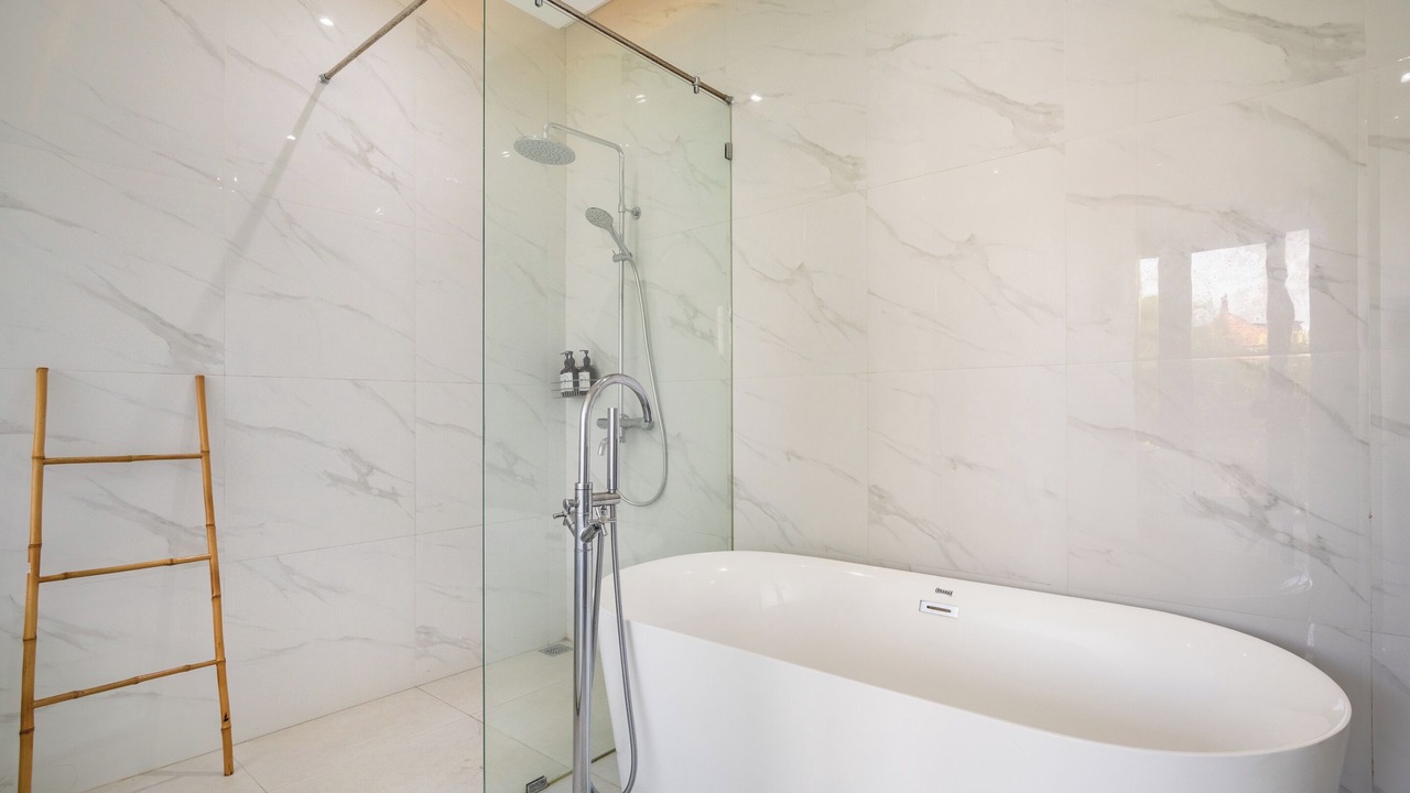 Photo of Bathroom in Sunset Road