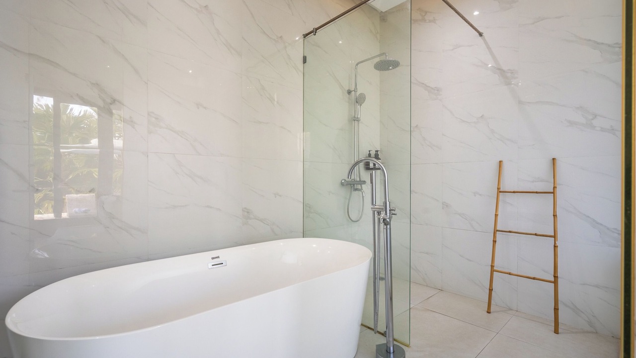 Photo of Bathroom in Sunset Road