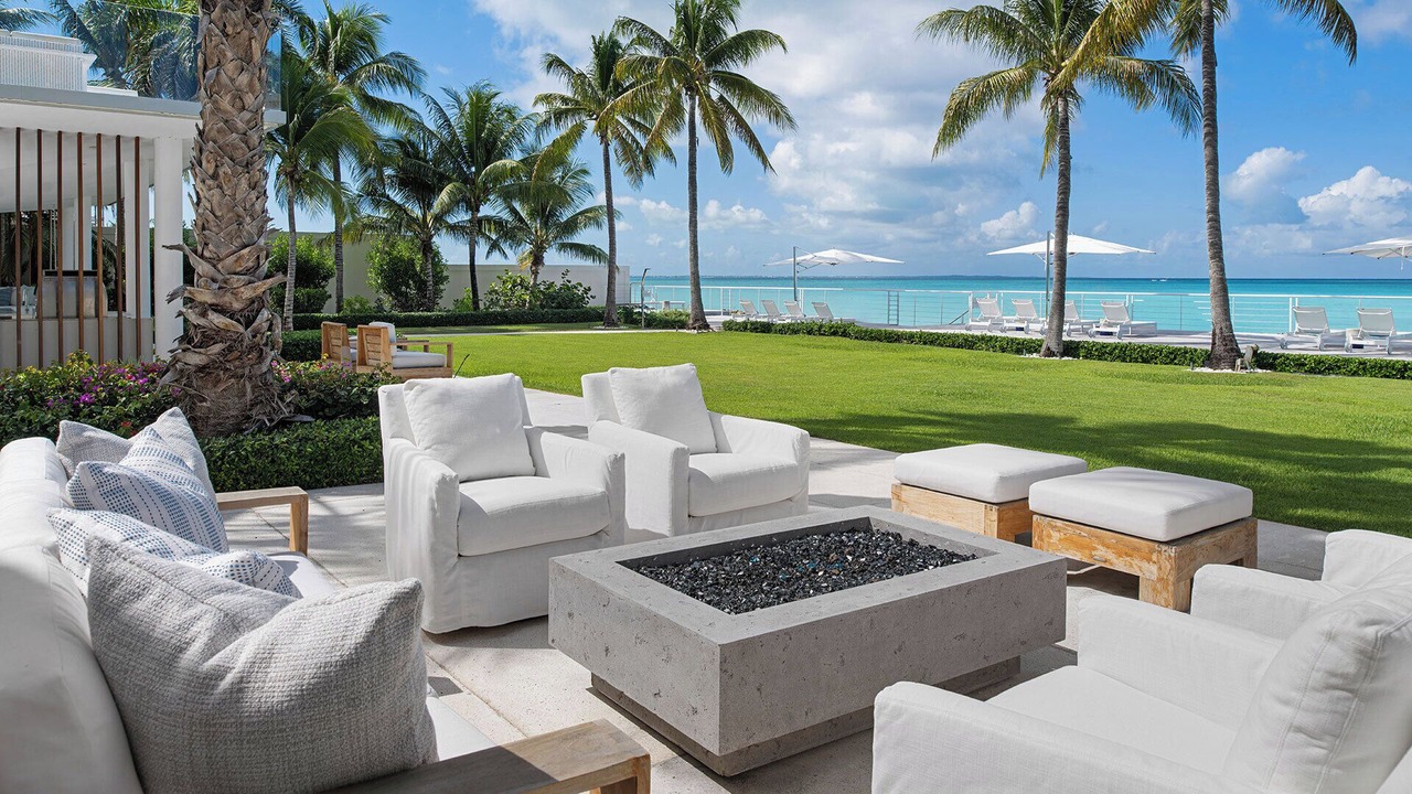 Photo of Patio Balcony in Grace Bay