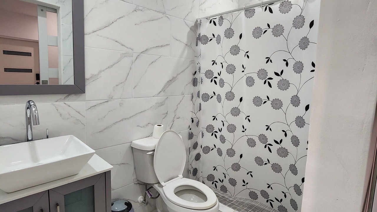 Photo of Bathroom in Leeward Settlement