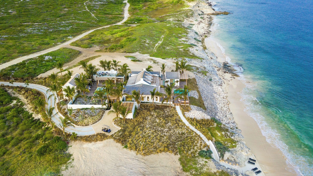 Photo of Others in Big Ambergris Cay