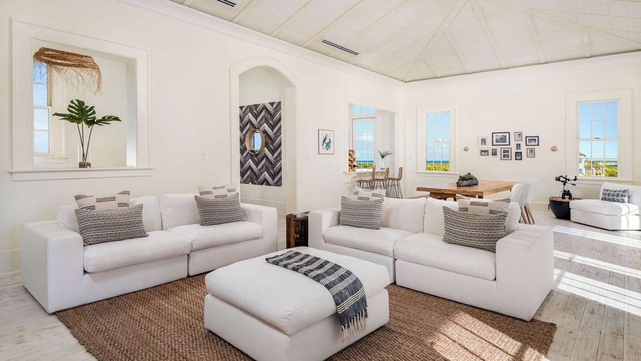 Photo of Livingroom in Big Ambergris Cay
