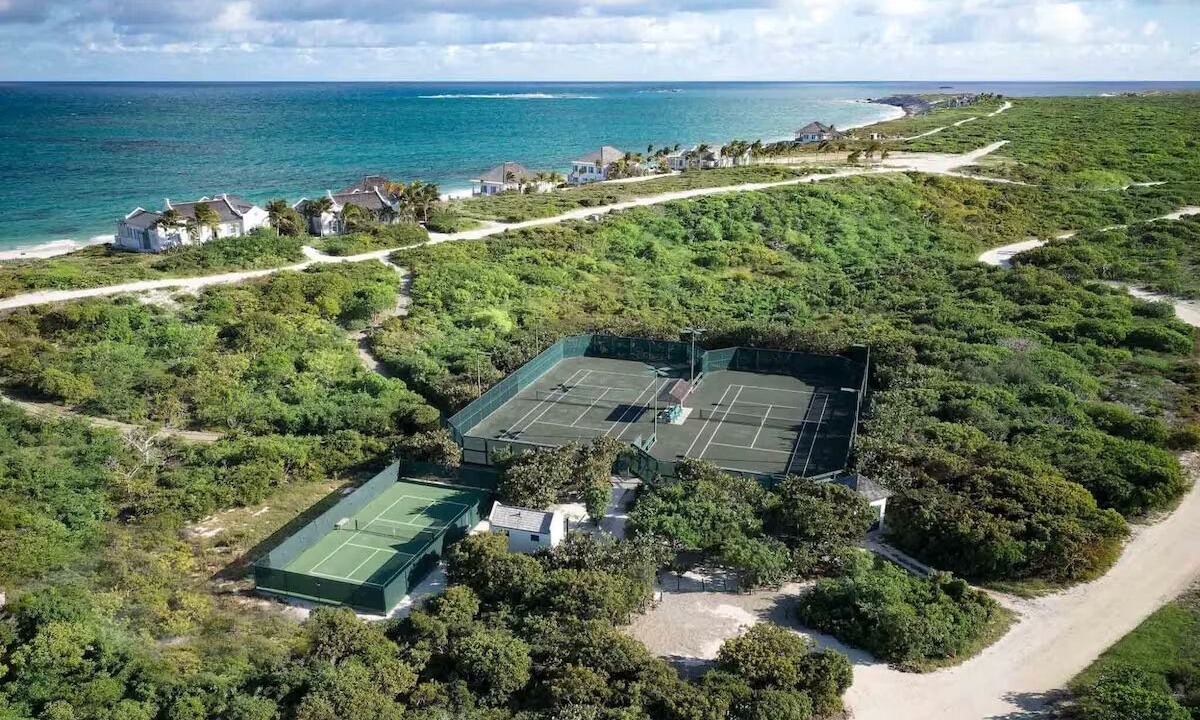 Photo of Others in Big Ambergris Cay