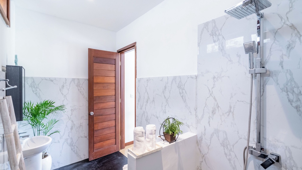 Photo of Bathroom in Sunset Road