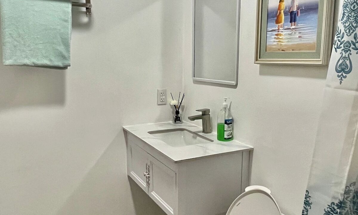 Photo of Bathroom in Venetian Road Settlement