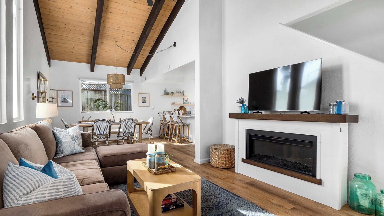 Photo of Livingroom in Eastside Santa Cruz