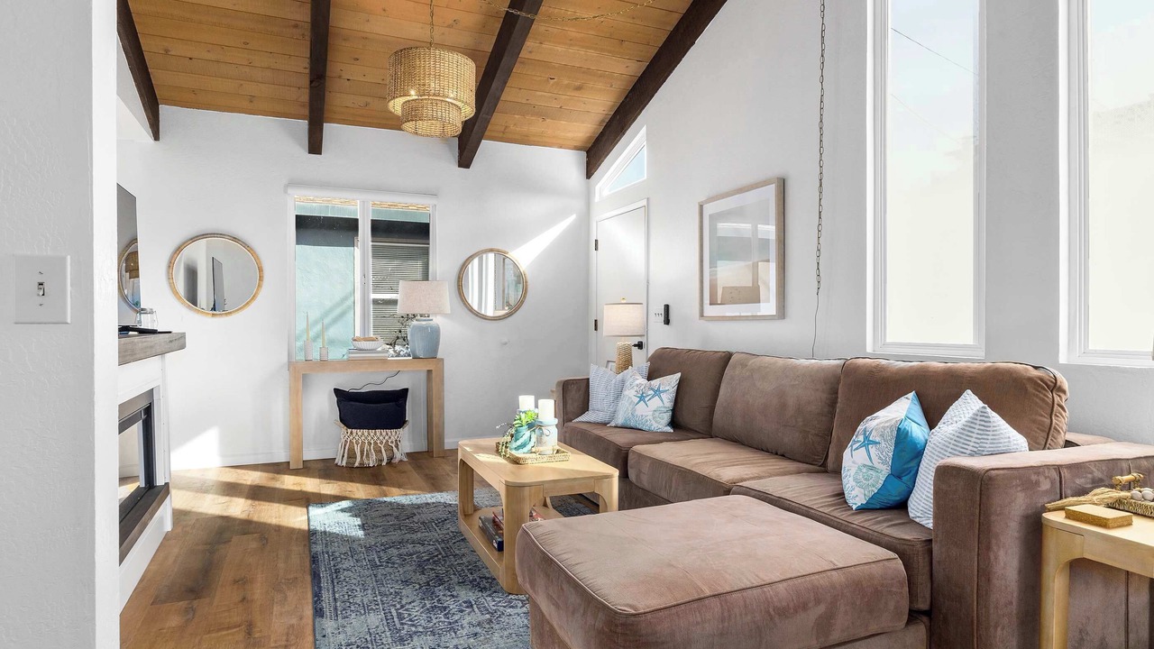 Photo of Livingroom in Eastside Santa Cruz