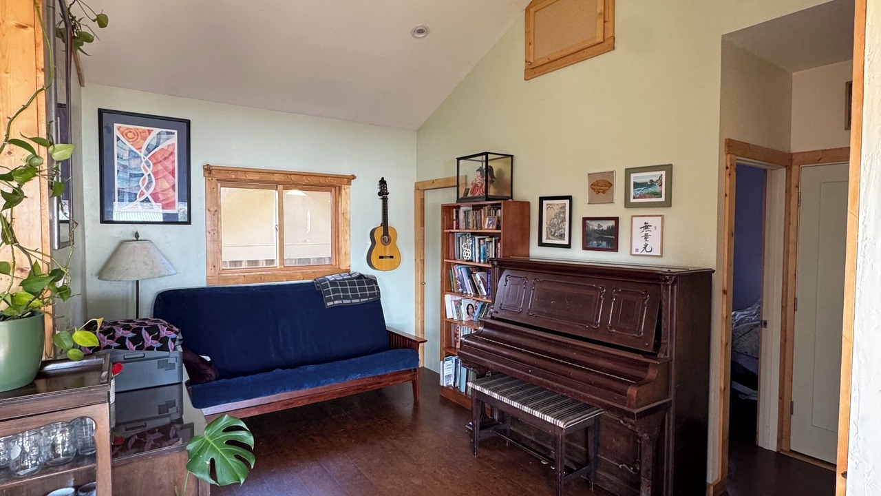 Photo of Livingroom in Westside Santa Cruz