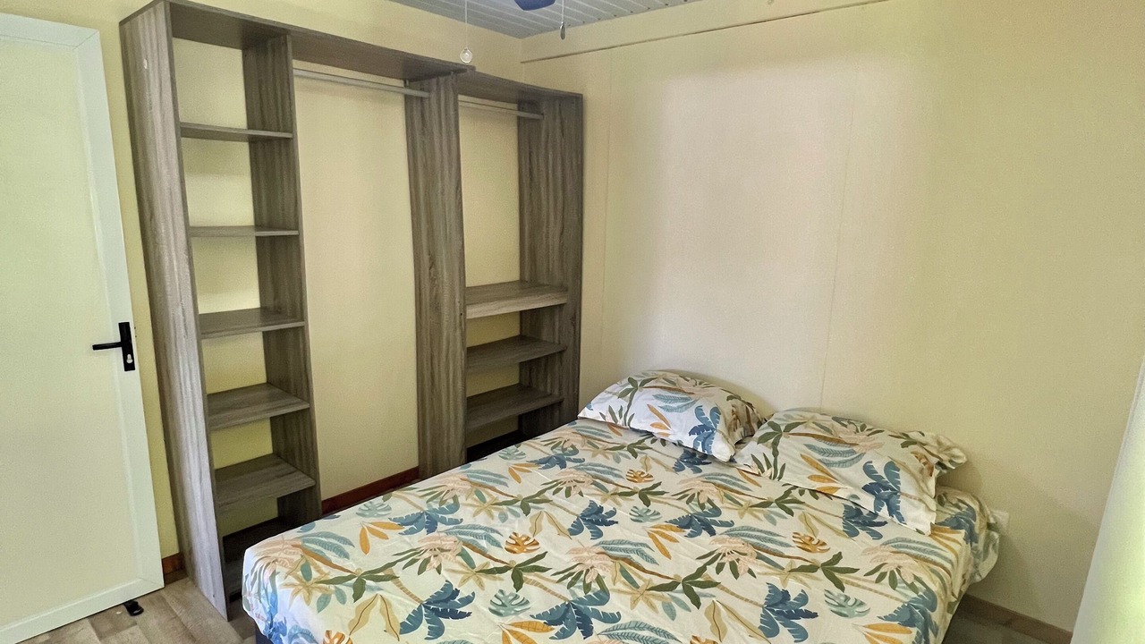 Photo of Bedroom in Teahupoo