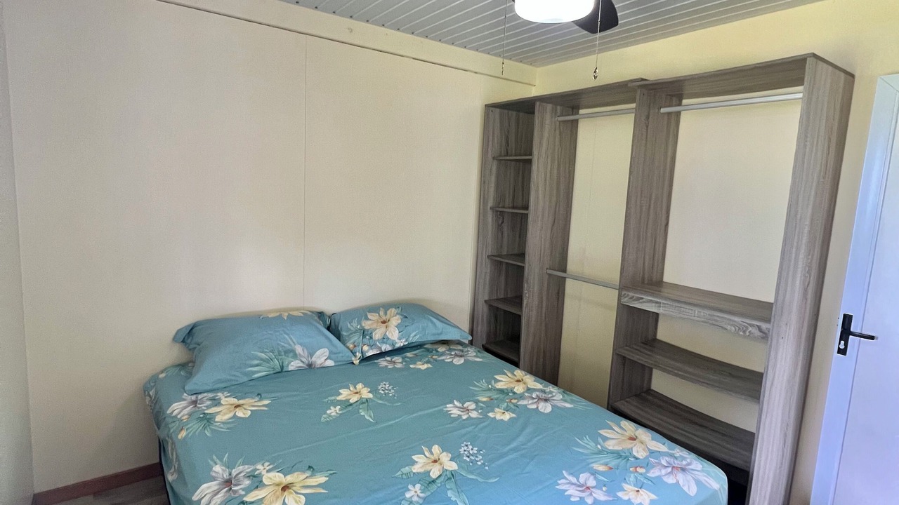 Photo of Bedroom in Teahupoo