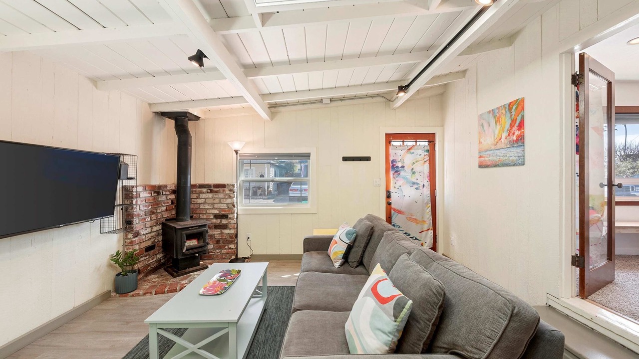 Photo of Bedroom in Opal Cliffs