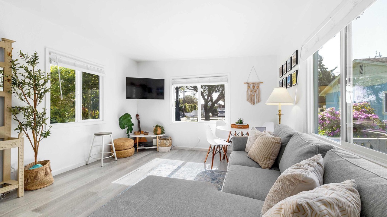 Photo of Livingroom in Eastside Santa Cruz