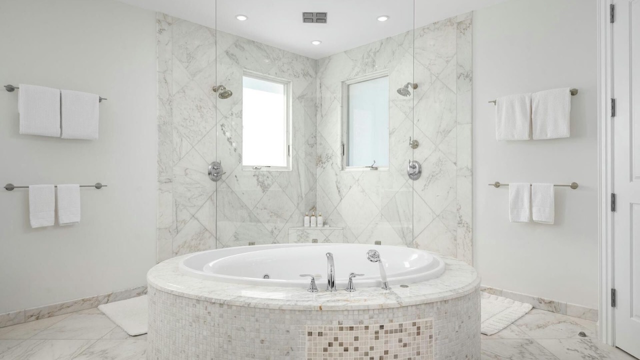 Photo of Bathroom in Long Bay Hills