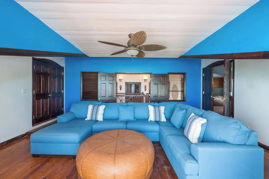 Photo of Livingroom in Ocean Point
