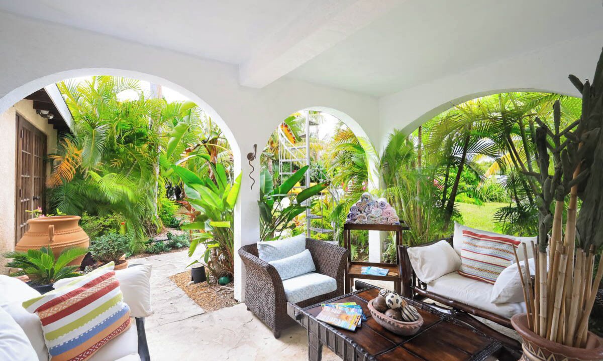 Photo of Patio Balcony in Leeward Settlement