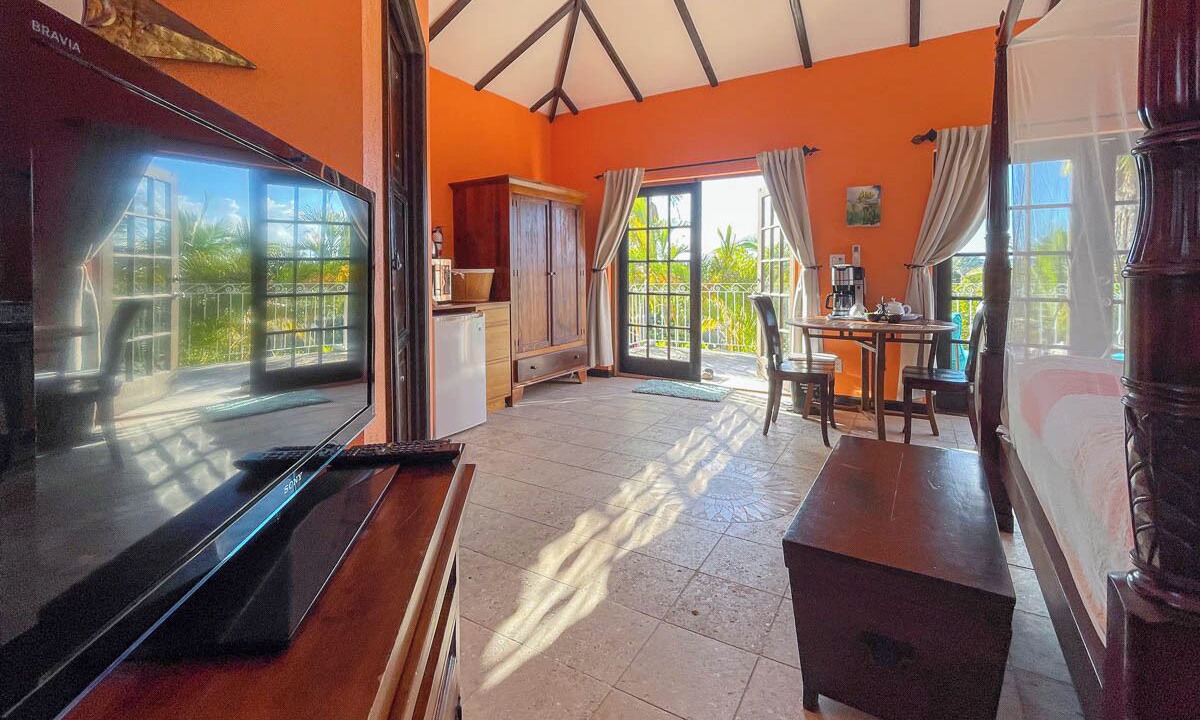 Photo of Livingroom in Leeward Settlement
