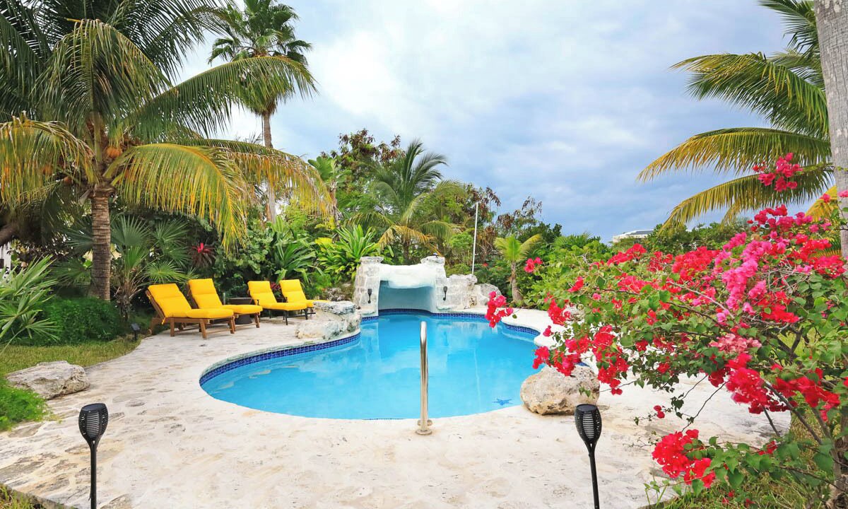 Photo of Outdoor in Leeward Settlement