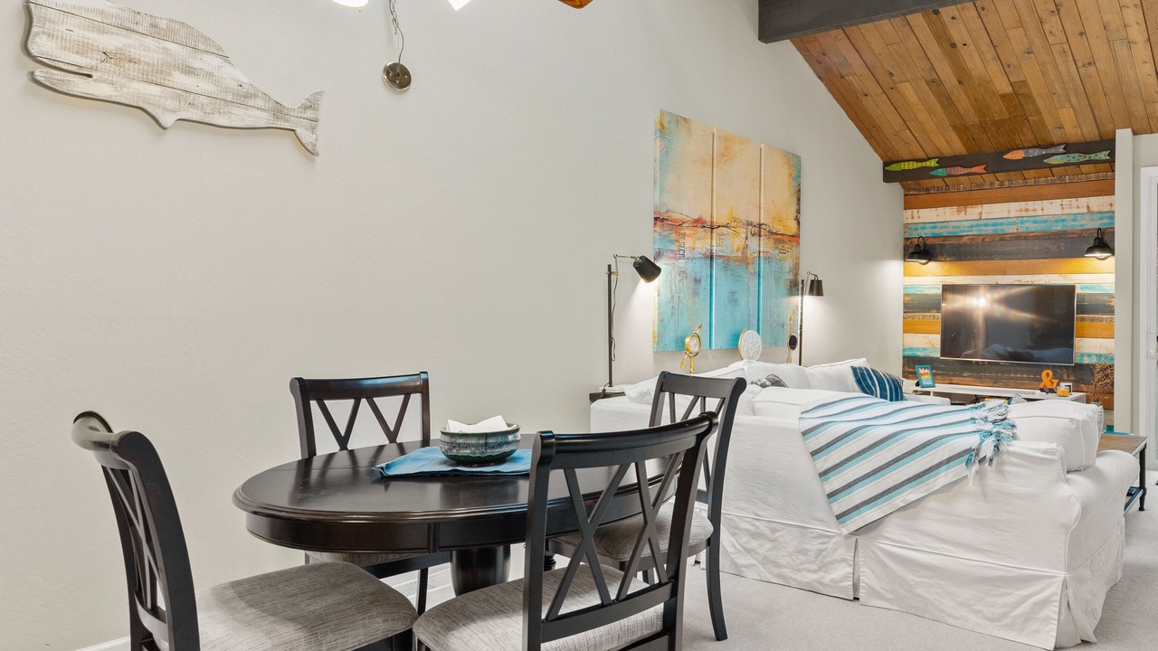 Photo of Livingroom in Eastside Santa Cruz