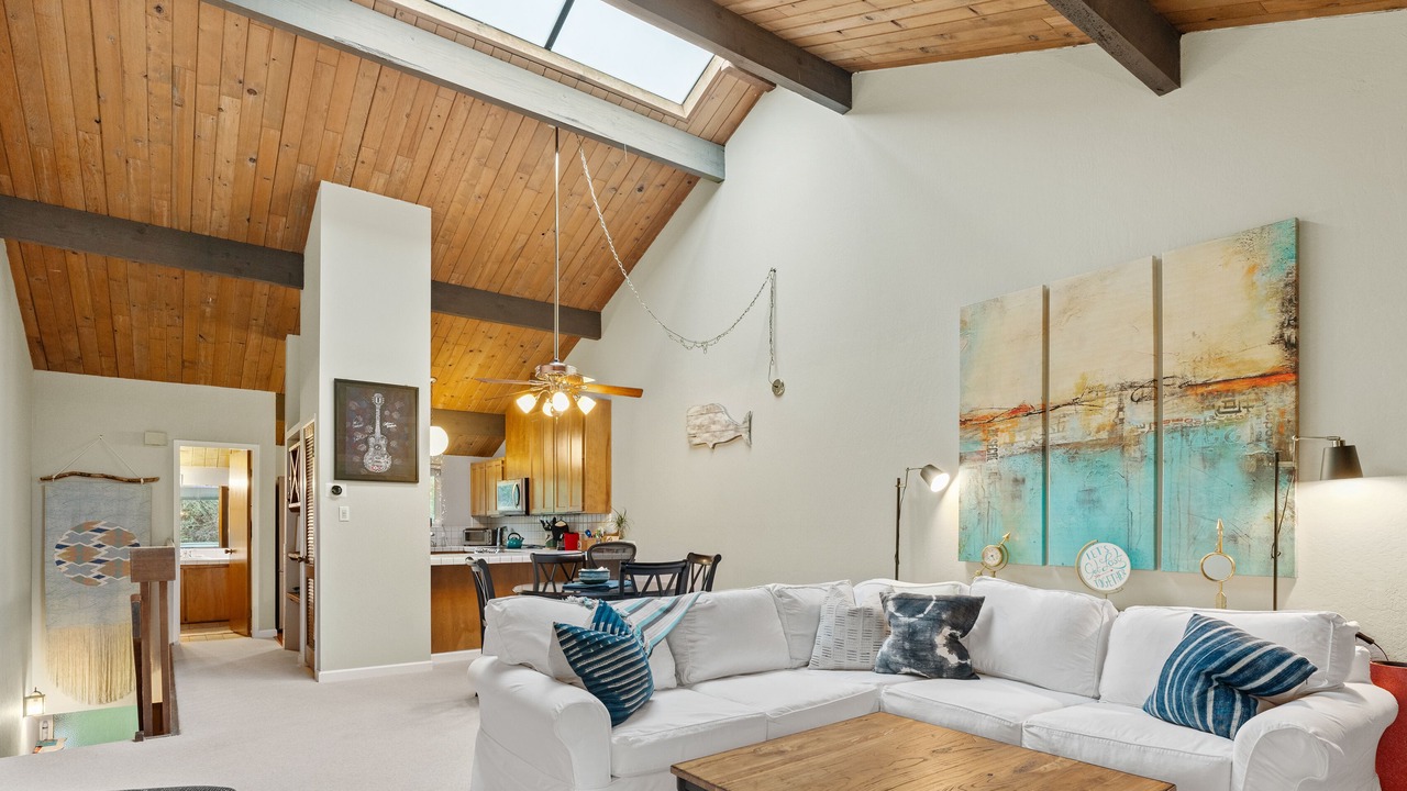 Photo of Livingroom in Eastside Santa Cruz