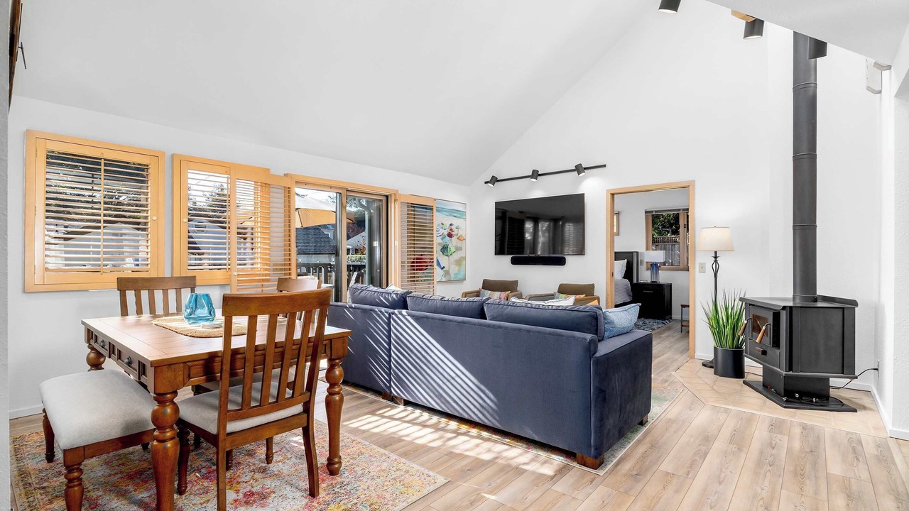 Photo of Livingroom in Eastside Santa Cruz