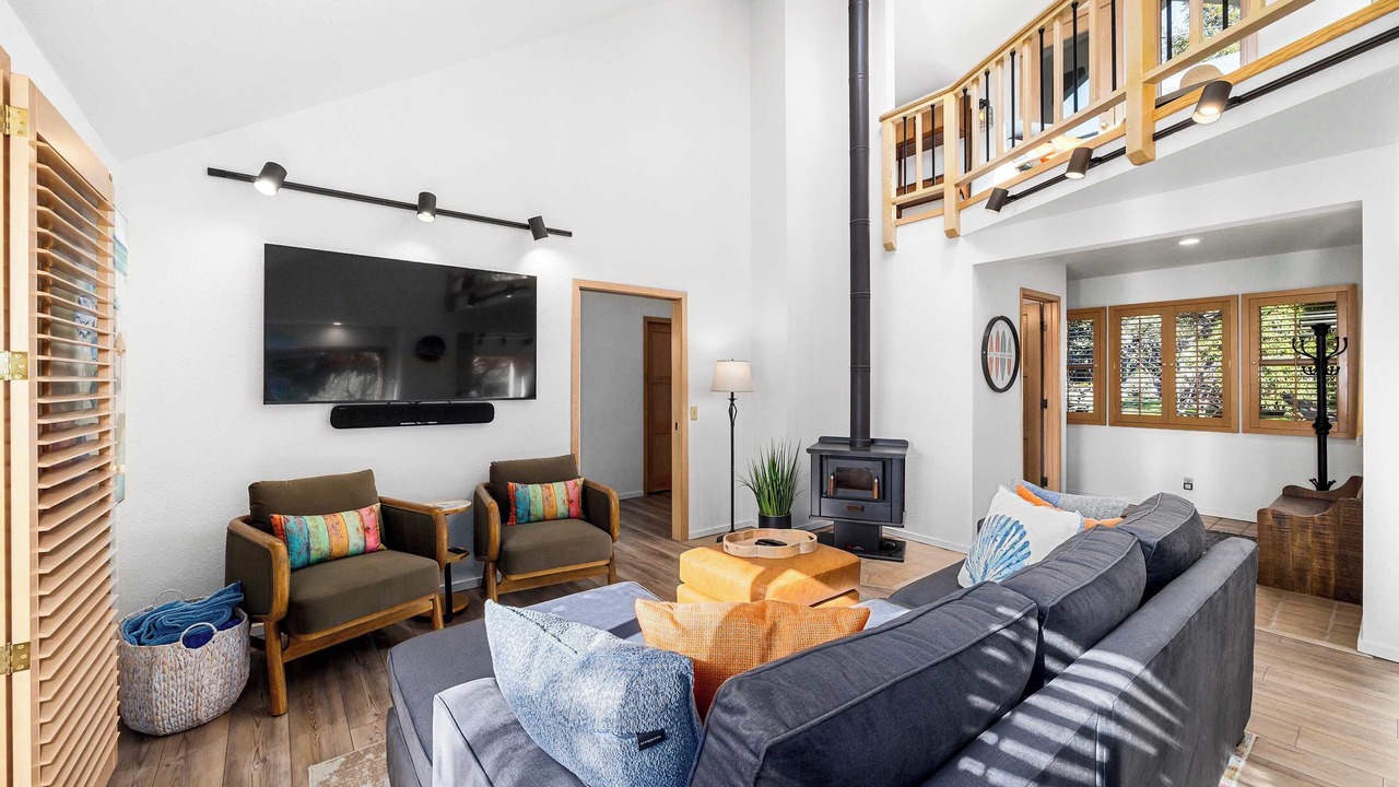 Photo of Livingroom in Eastside Santa Cruz