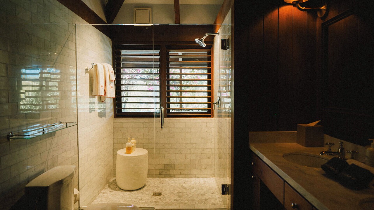 Photo of Bathroom in Leeward Settlement