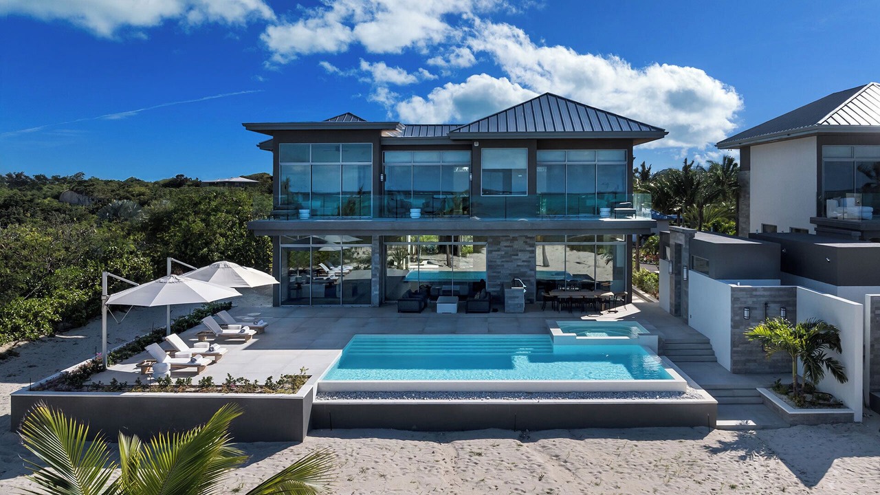 Photo of Outdoor in Grace Bay West