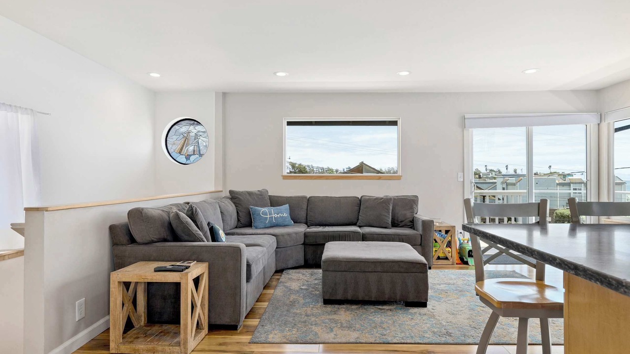 Photo of Livingroom in Eastside Santa Cruz